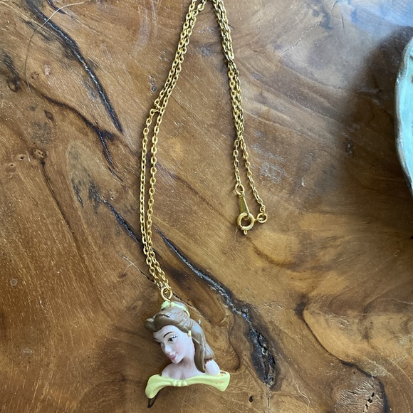 Vintage Disney Beauty and the Beast’s Belle Bust Necklace - Picture 2 of 3